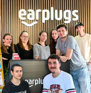 🎉 Tento týden se u nás nese ve znamení oslav! Dima – ten, co celou tuhle srandu rozjel – oslavil krásných...narozeniny.😁 🎉...